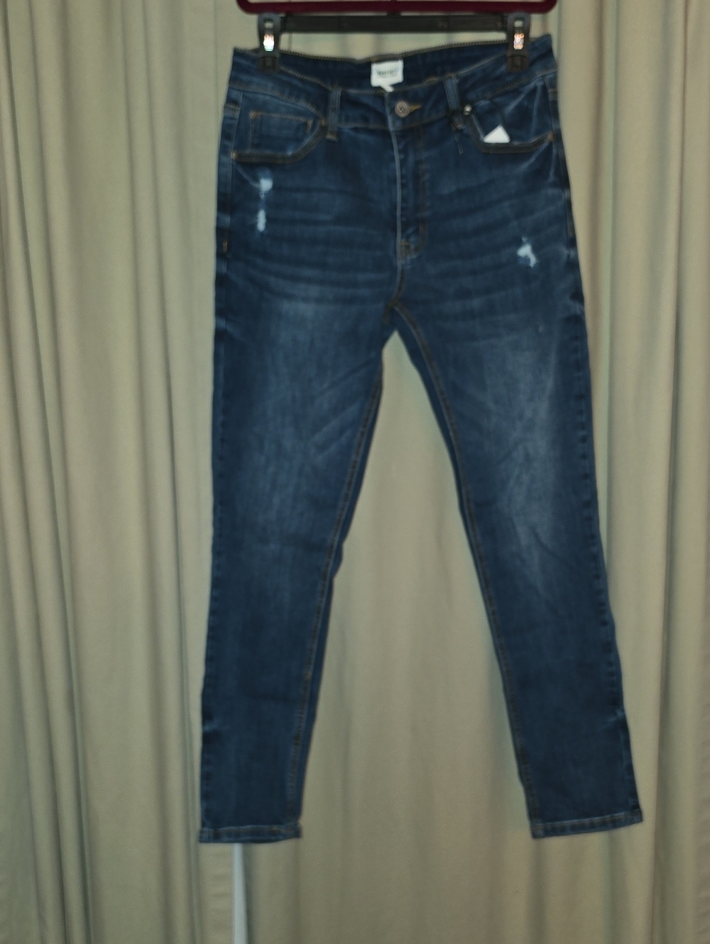 Women’s Dark Blue Skinny Jeans with Subtle Whiskering